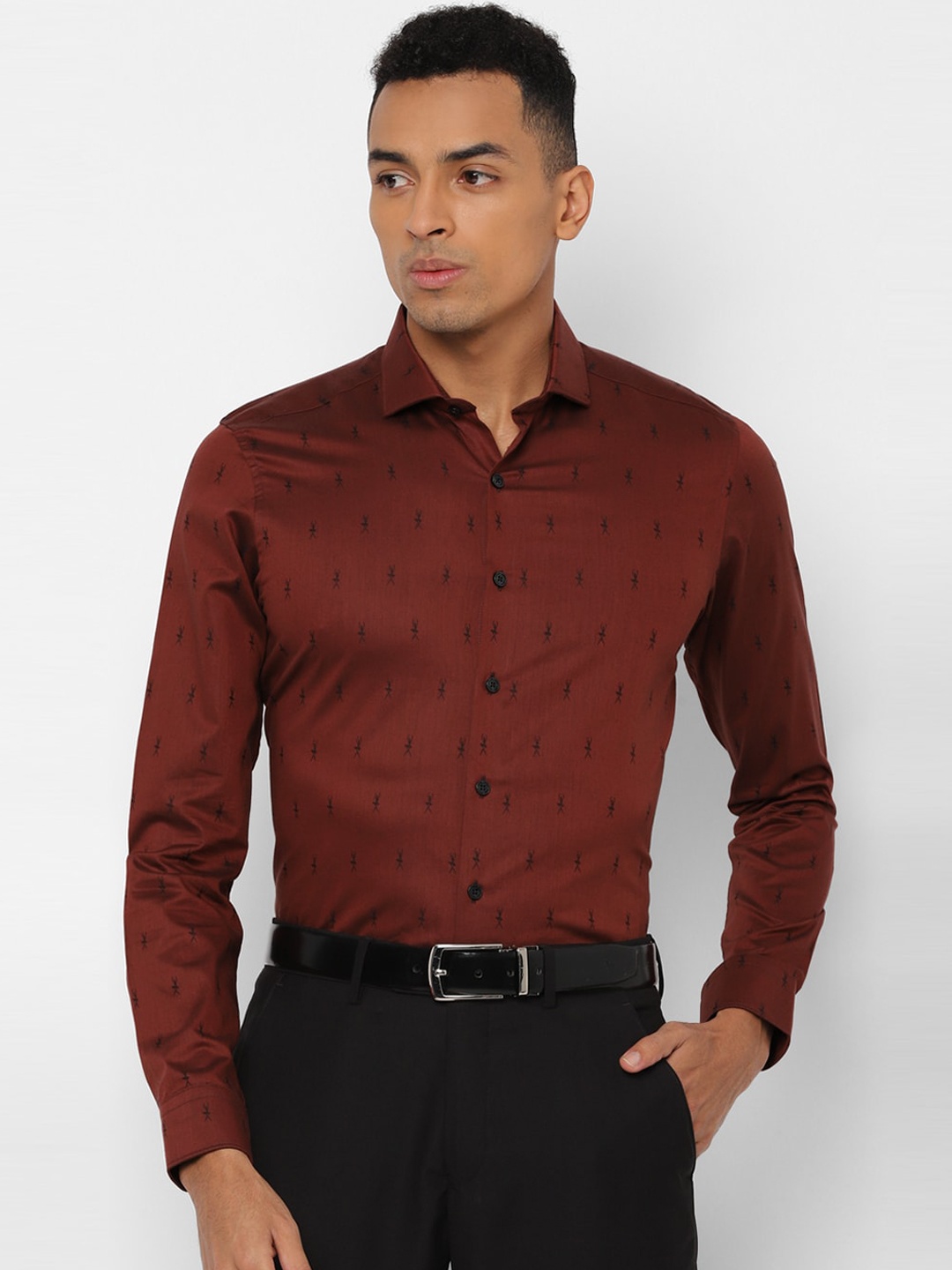 

SIMON CARTER LONDON Men Maroon Slim Fit Printed Cotton Formal Shirt
