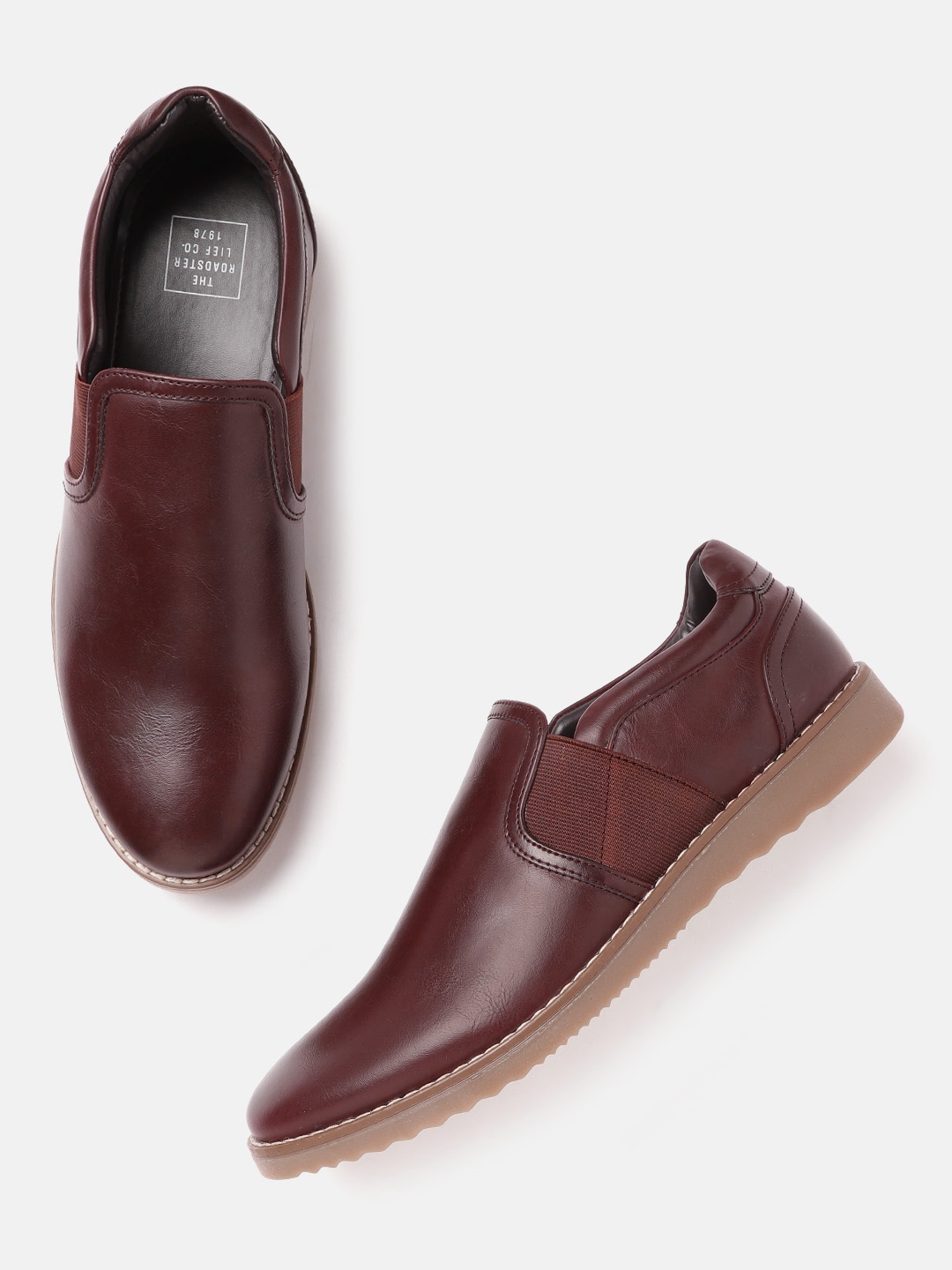 

The Roadster Lifestyle Co Men Burgundy Slip-On Sneakers