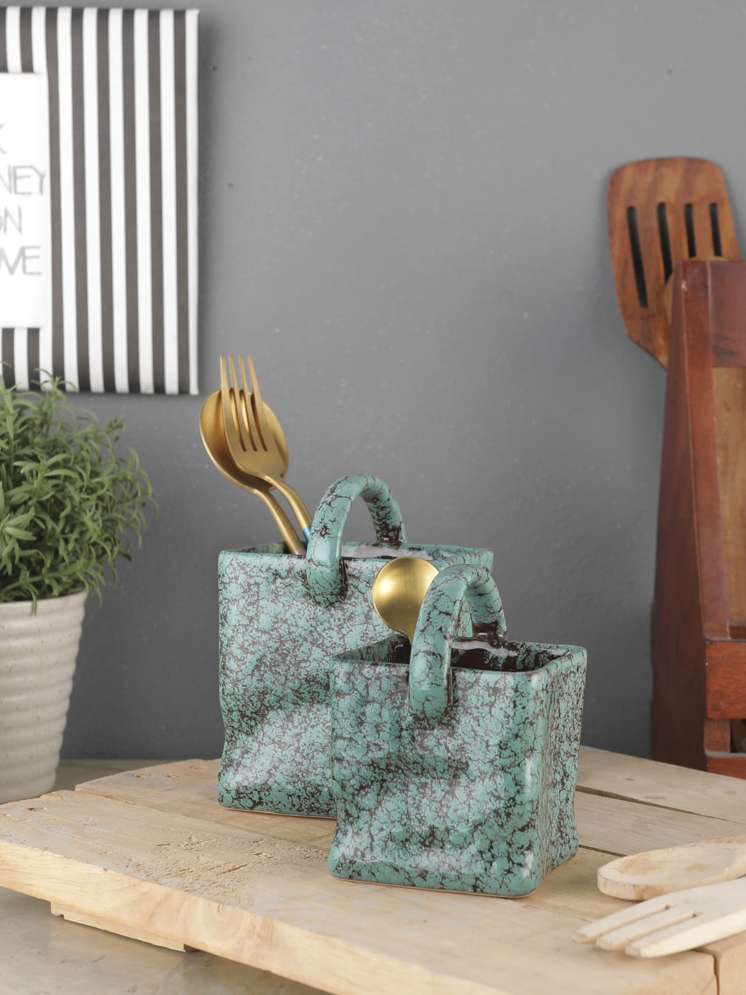 

VarEesha Set of 2 Green Ceramic Handpainted Cutlery Holders