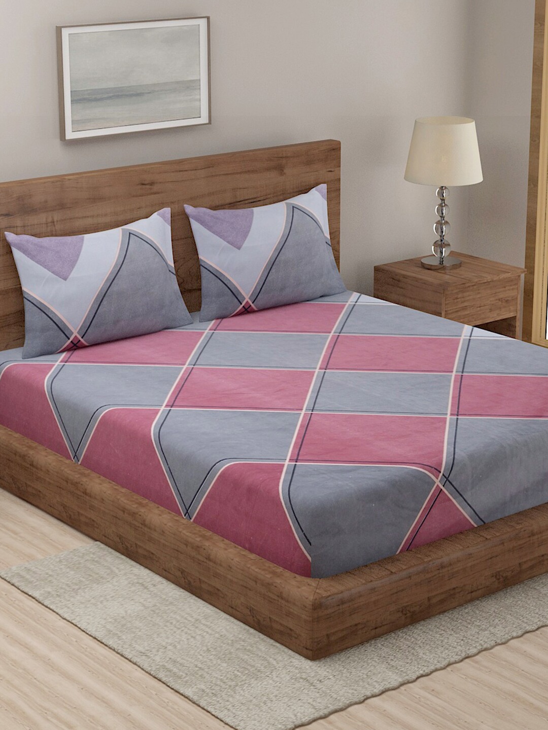 

TAG 7 Grey & Fuchsia Geometric 144 TC King Bedsheet with 2 Pillow Covers