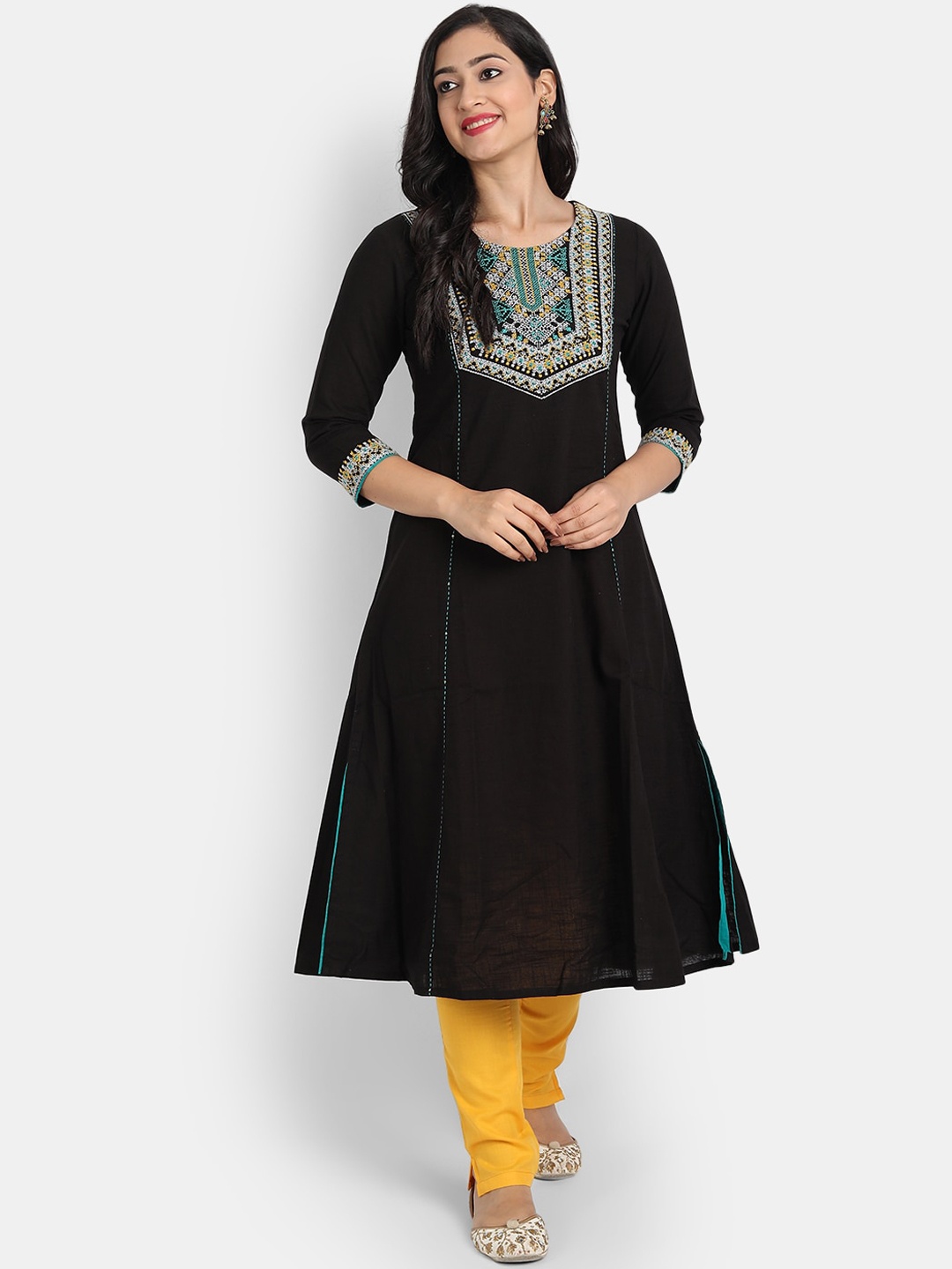 

SUTI Women Black Thread Work Kurta