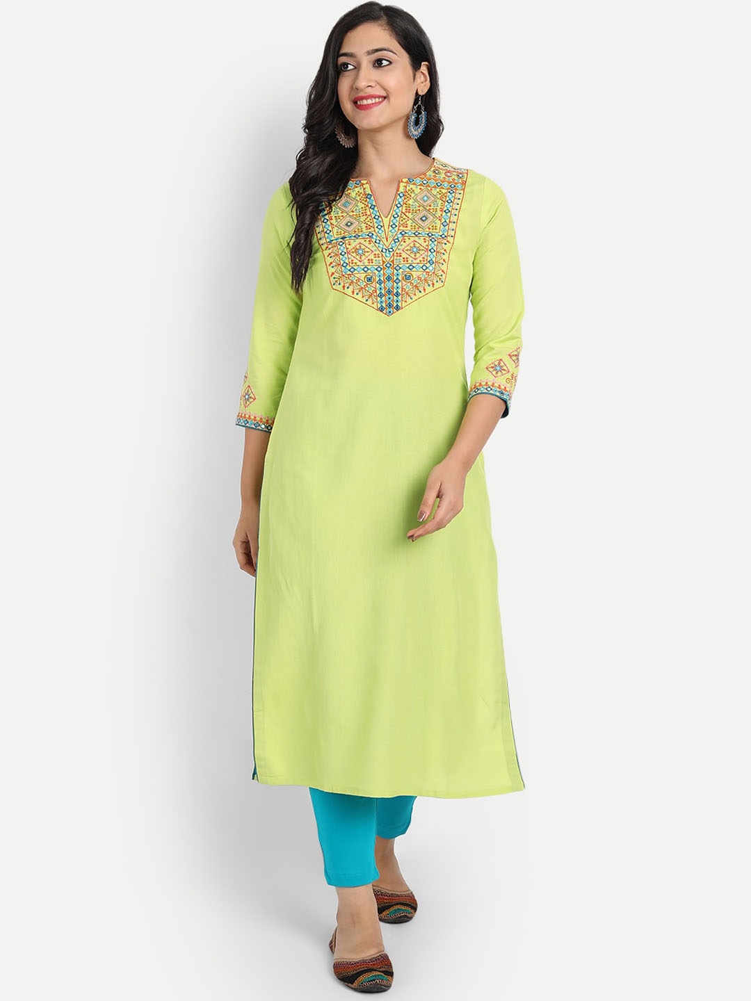 

SUTI Women Green Embroidered Mirror Work Kurta