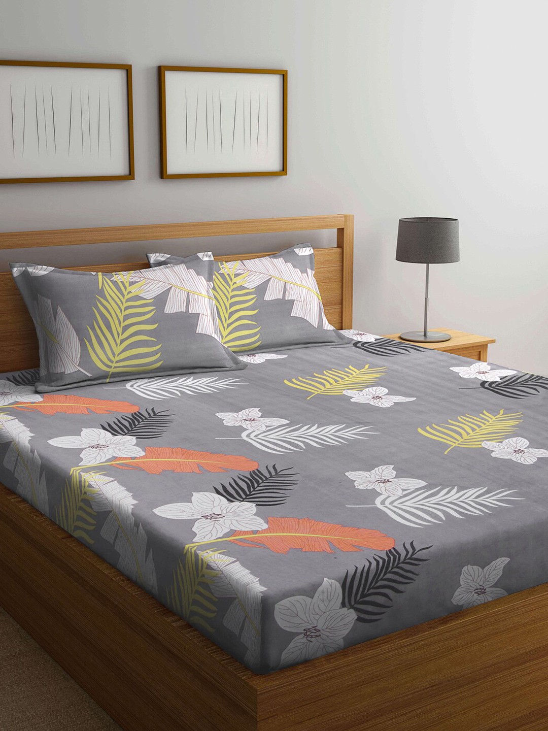

Arrabi Grey & Orange Floral 300 TC King Bedsheet with 2 Pillow Covers