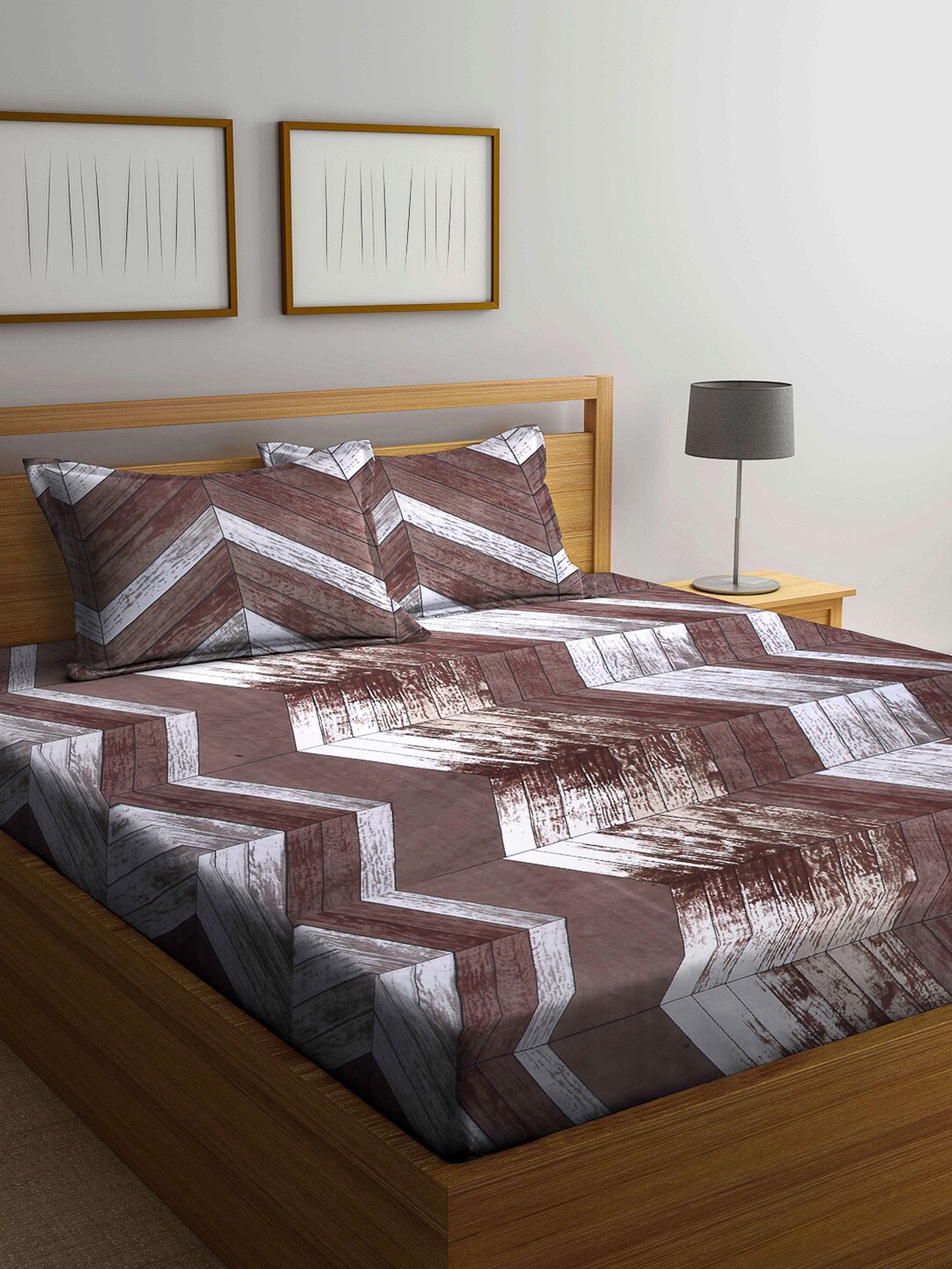 

Arrabi Brown & White Geometric 300 TC King Bedsheet with 2 Pillow Covers