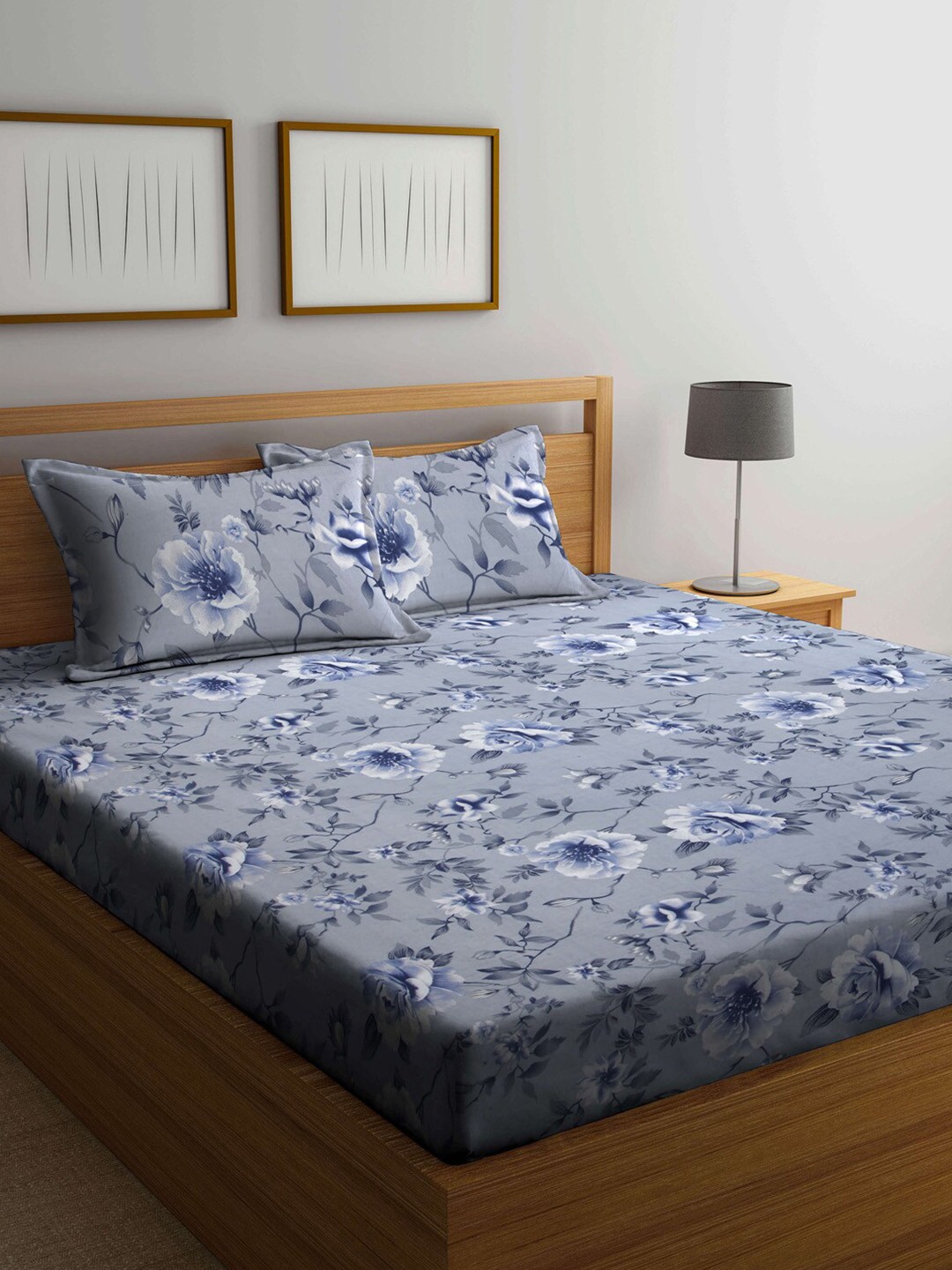 

Arrabi Grey & White Floral 300 TC King Bedsheet with 2 Pillow Covers