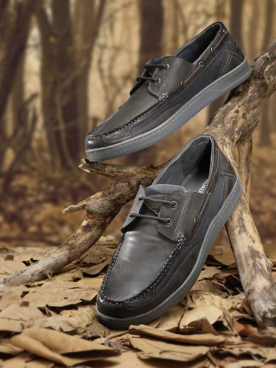 

The Roadster Lifestyle Co Men Charcoal Grey Solid Boat Shoes