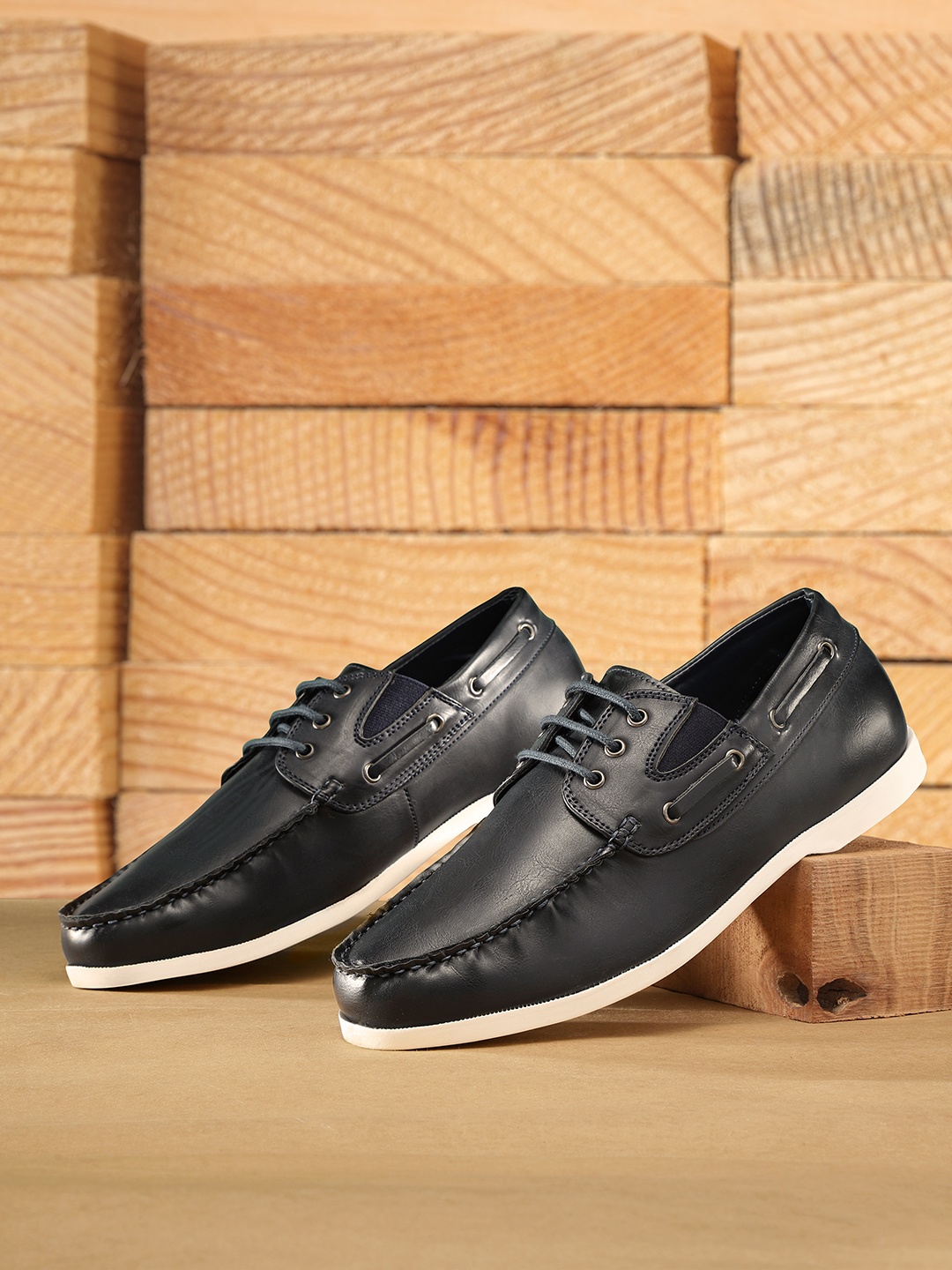

The Roadster Lifestyle Co Men Navy Blue Solid Boat Shoes