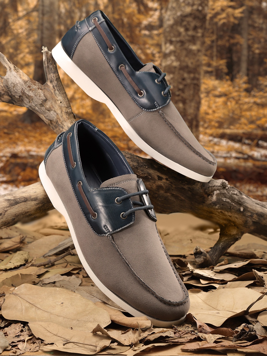 

The Roadster Lifestyle Co Men Grey Navy Colourblocked Boat Shoes