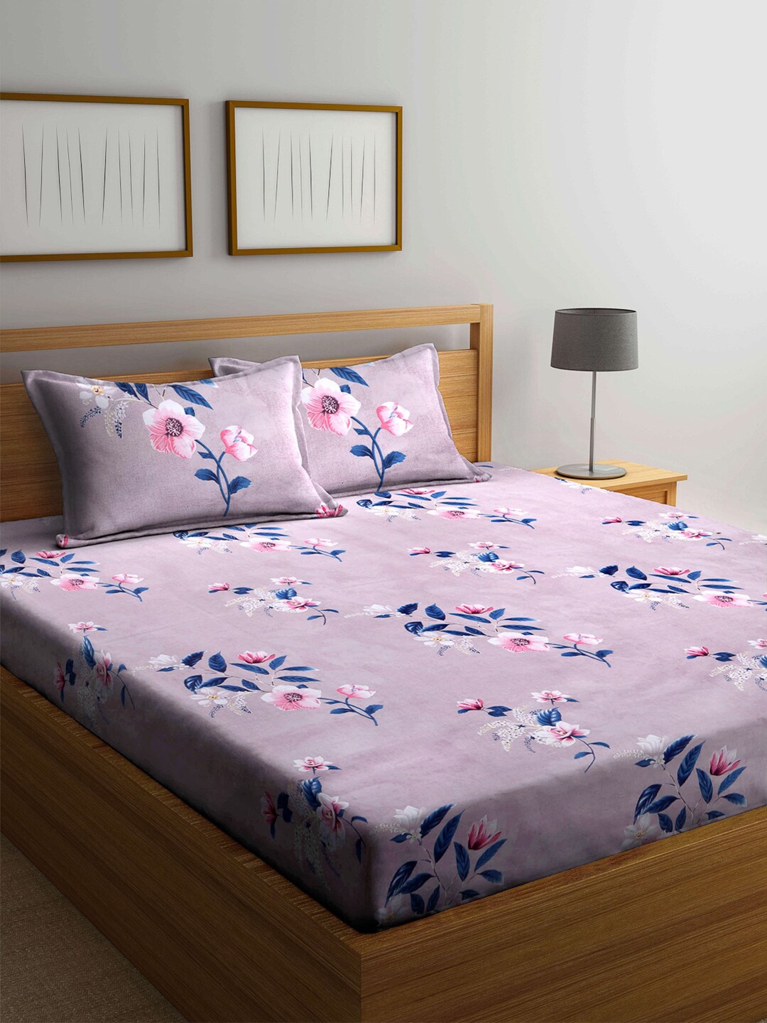 

Arrabi Grey & Mauve Floral 300 TC Super King Bedsheet with 2 Pillow Covers