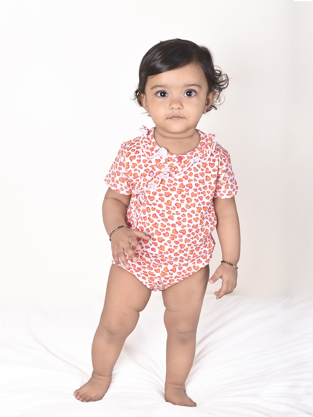 

Softsens Infant Girls Pink & White Hearts Printed Bodysuit