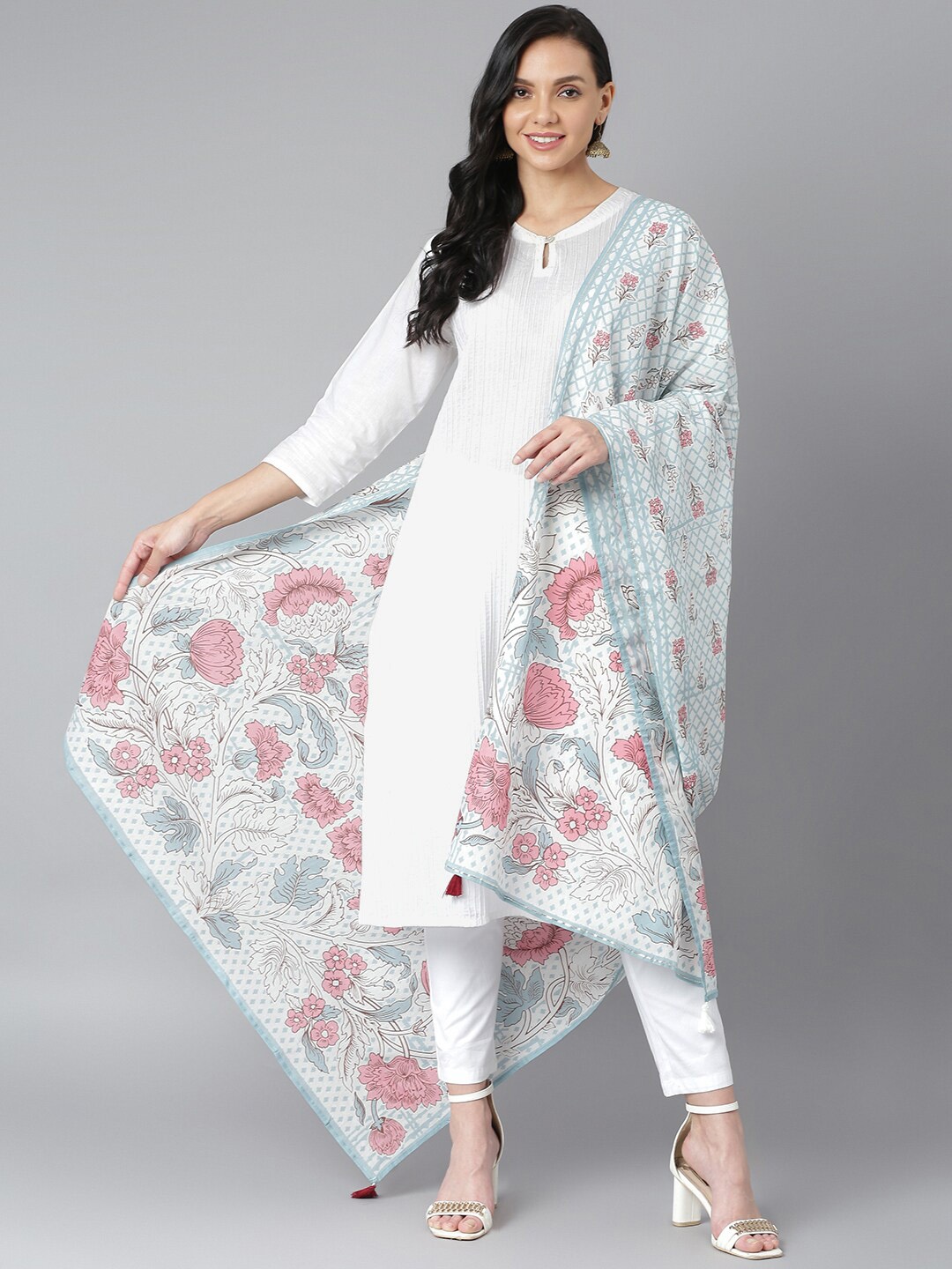 

QOMN Blue & Pink Printed Pure Cotton Dupatta