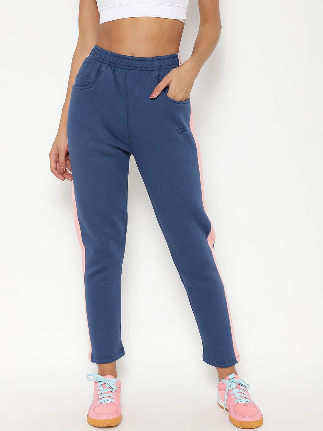 

CHKOKKO Women Blue & Pink Solid Track Pants