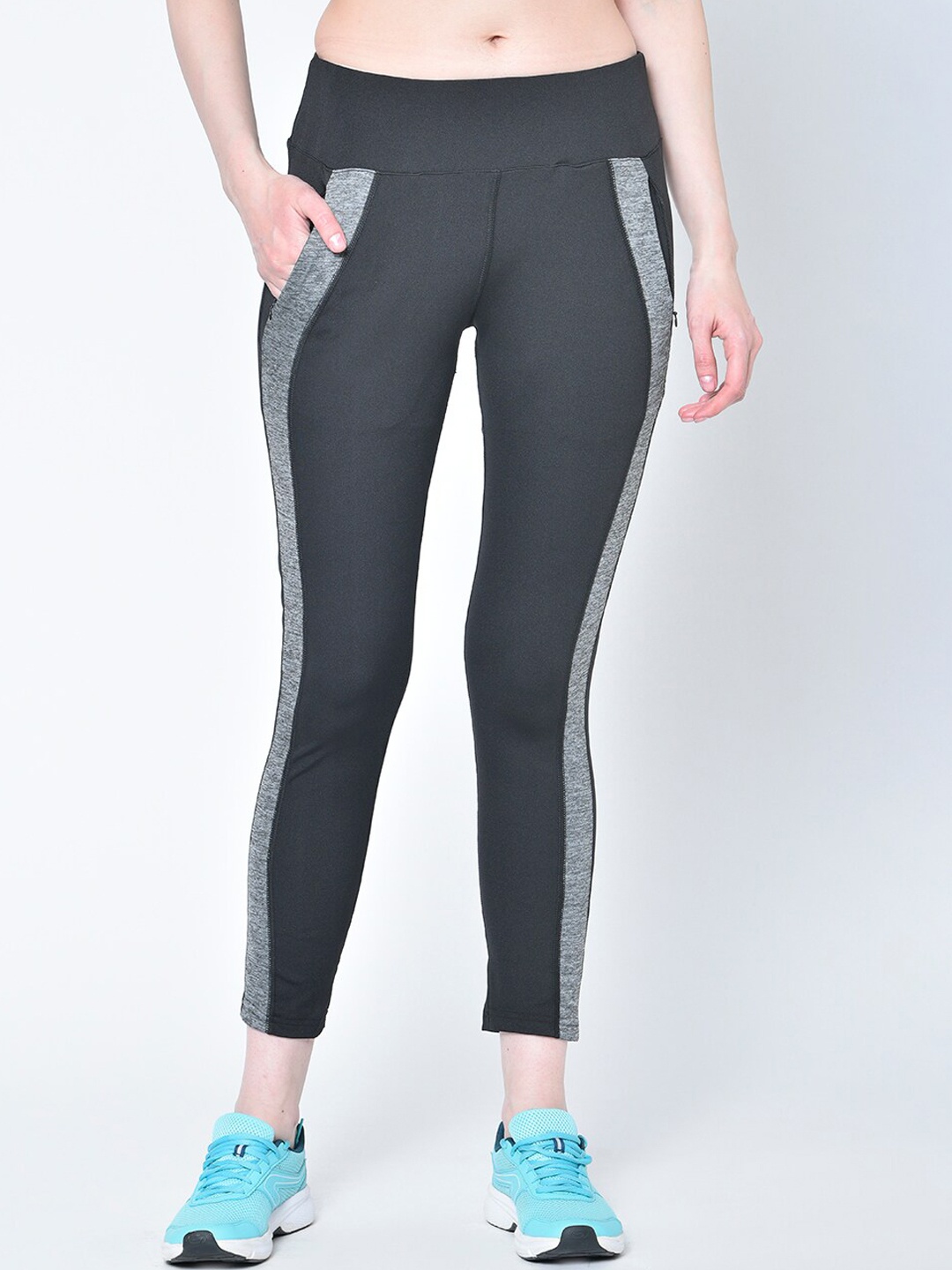 

CHKOKKO Women Black & Grey Solid Tights