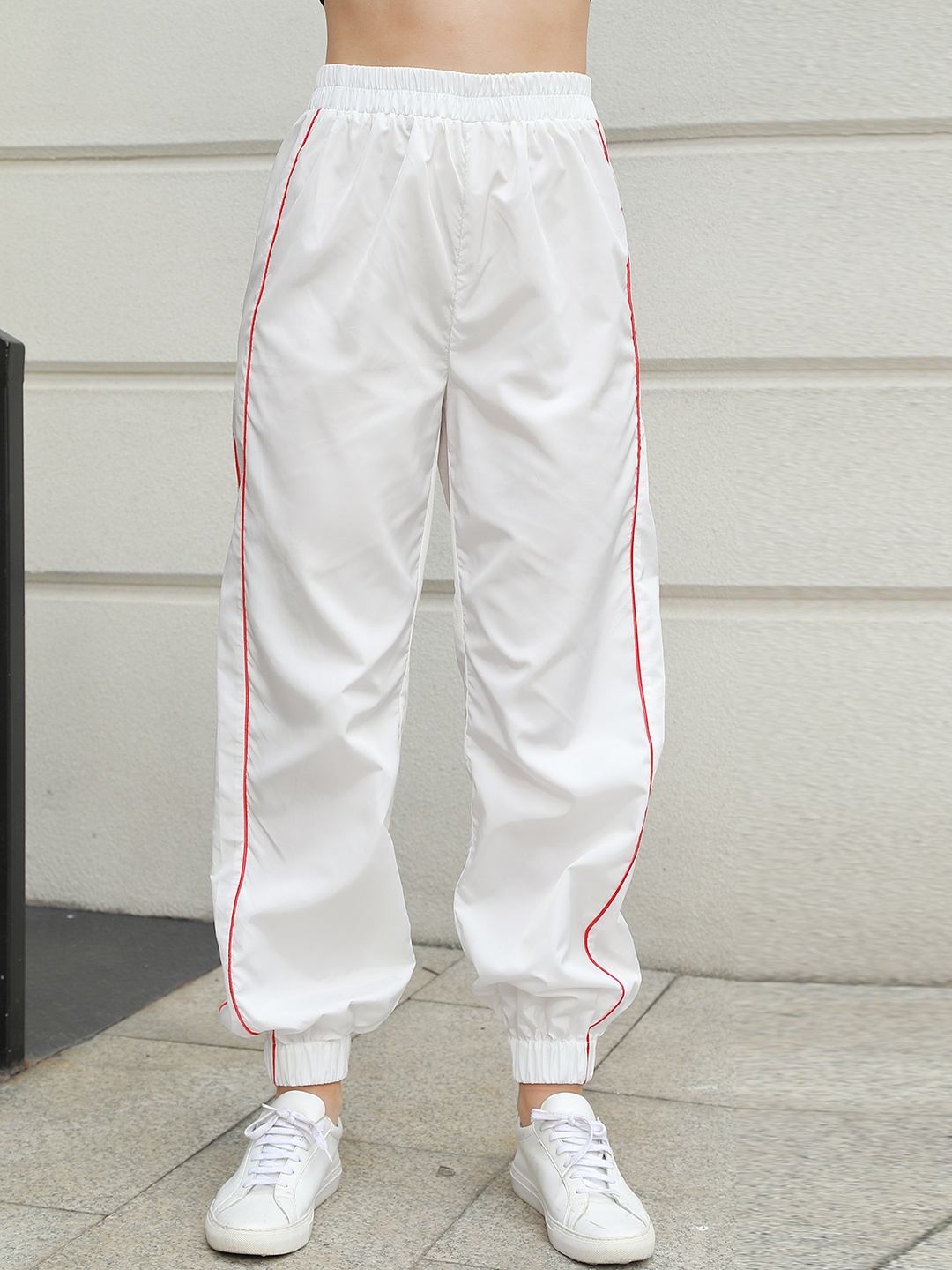 

URBANIC Women White Carrot Fit Joggers