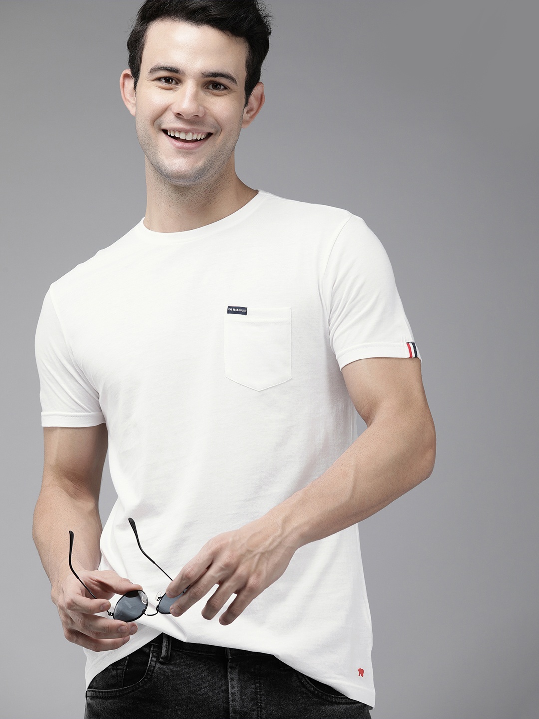 

THE BEAR HOUSE Men White Slim Fit Pure Cotton T-shirt