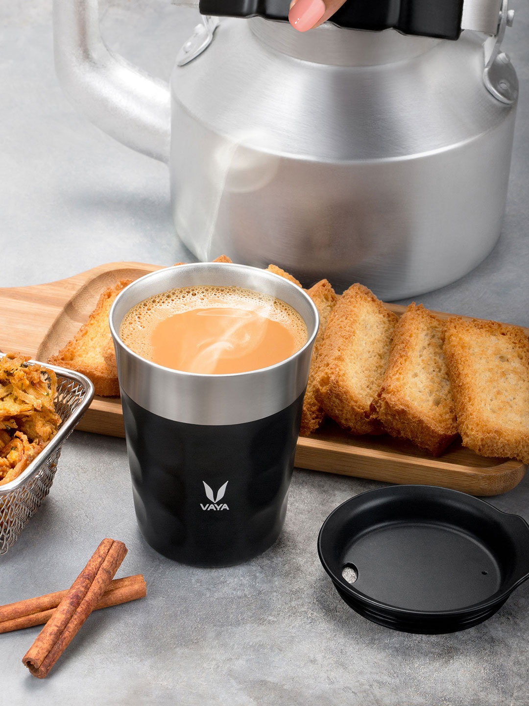 

Vaya Black & Silver-Toned 2 Pieces Textured Insulated Stainless Steel Tumbler