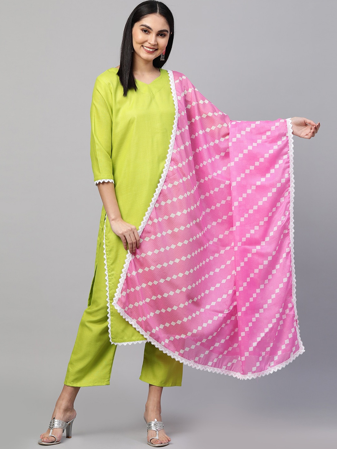 

GoSriKi Women Green Regular Pure Cotton Kurta with Trousers & With Dupatta