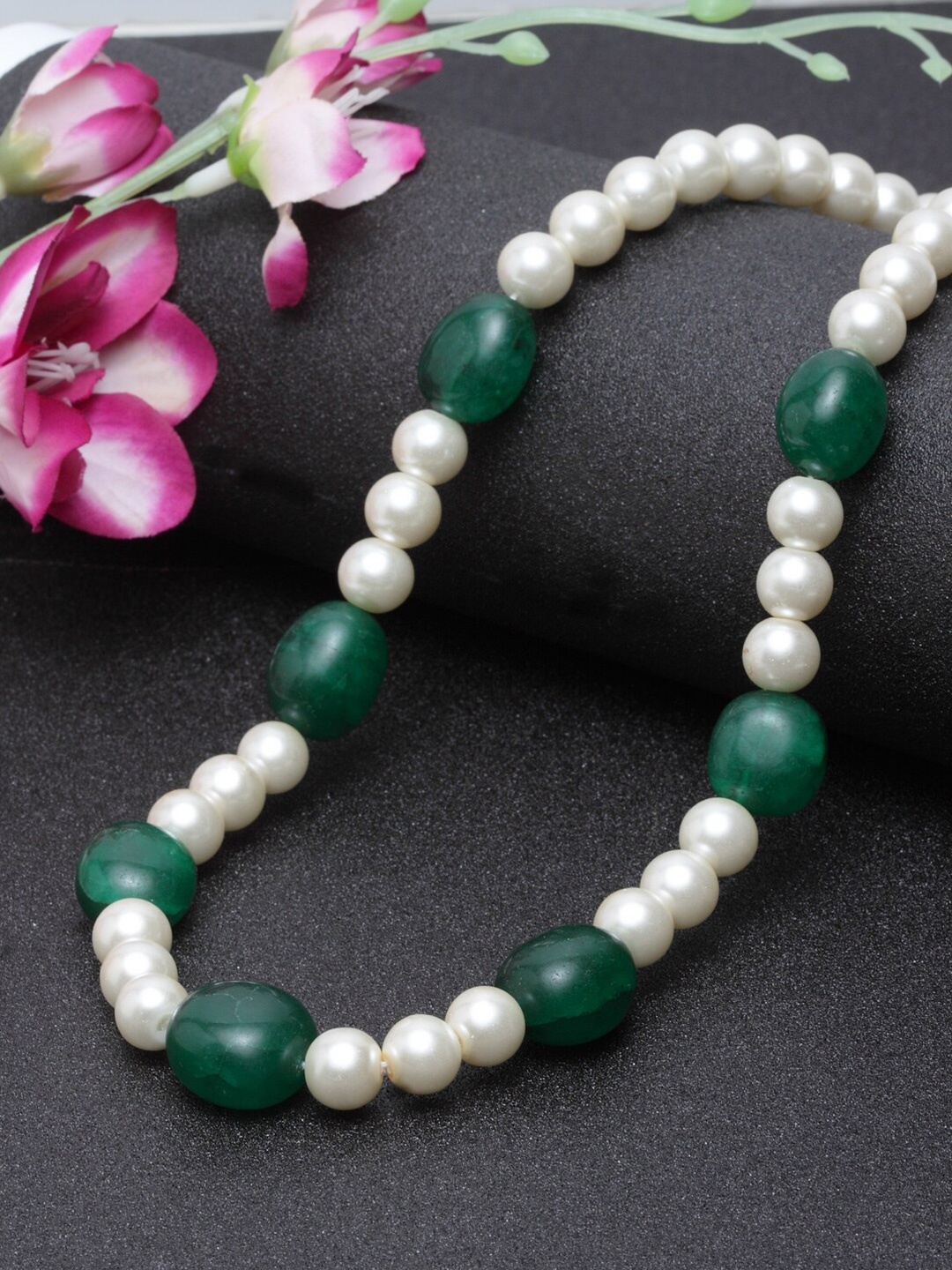 

DUGRISTYLE Off White & Green Copper Gold-Plated Handcrafted Necklace