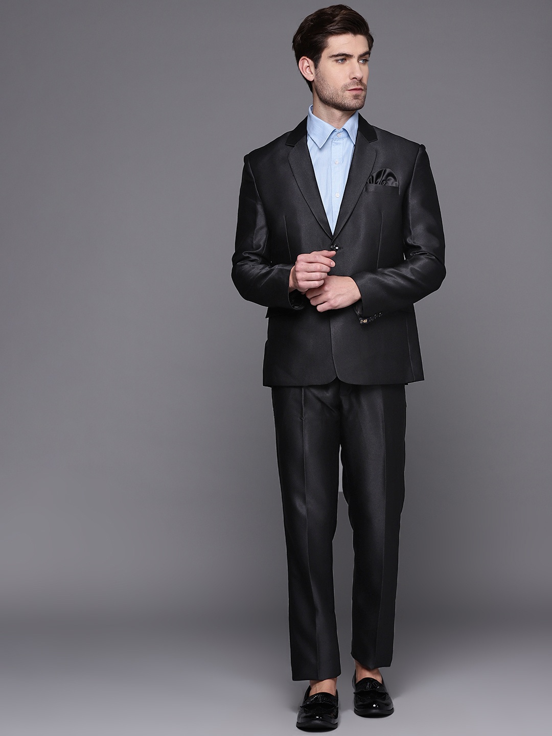 

Manu Men Black Solid Regular Fit Single-Breasted Two-Piece Suit