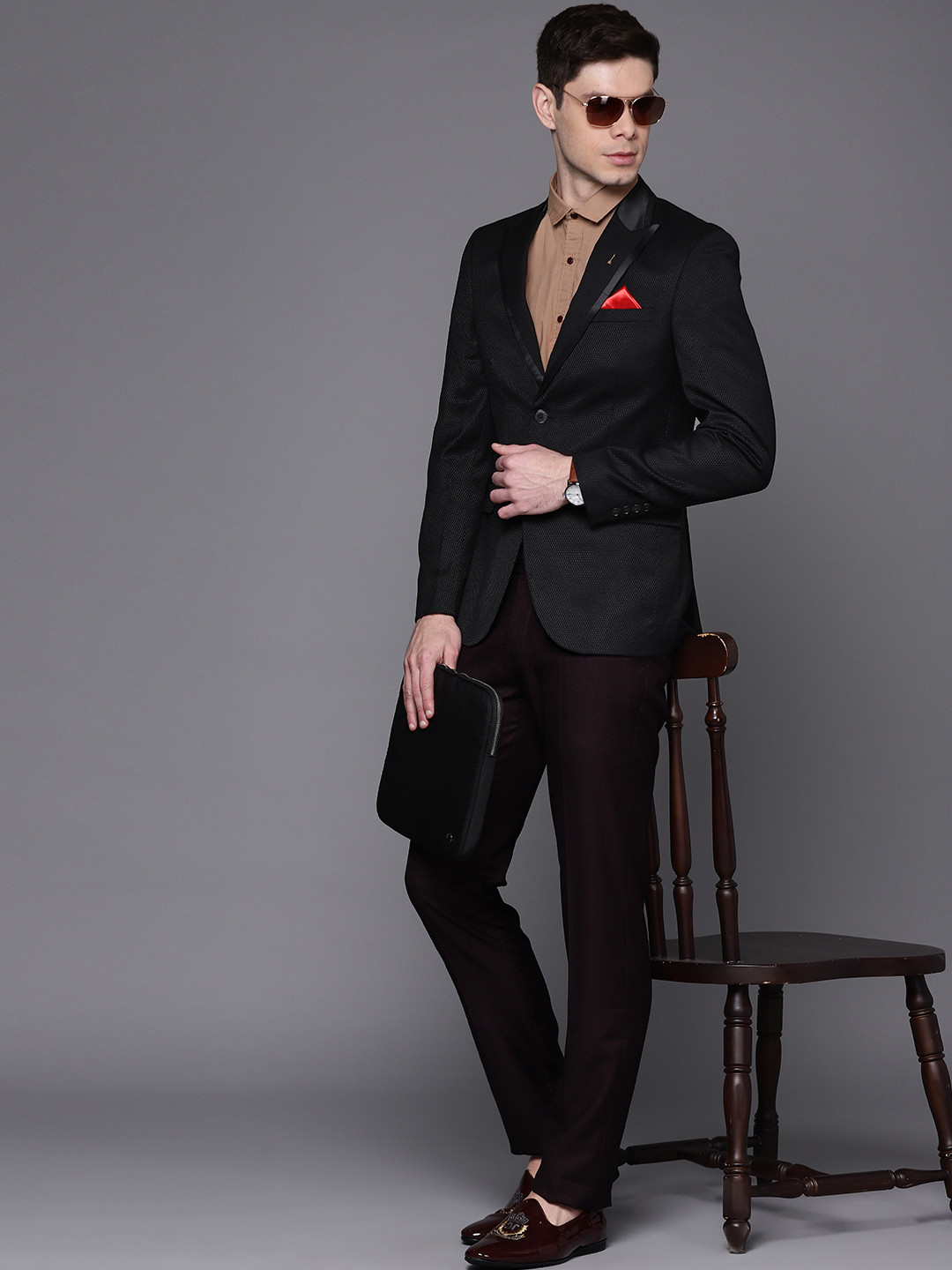 

Manu Men Black Self Design Single Breasted Casual Blazer
