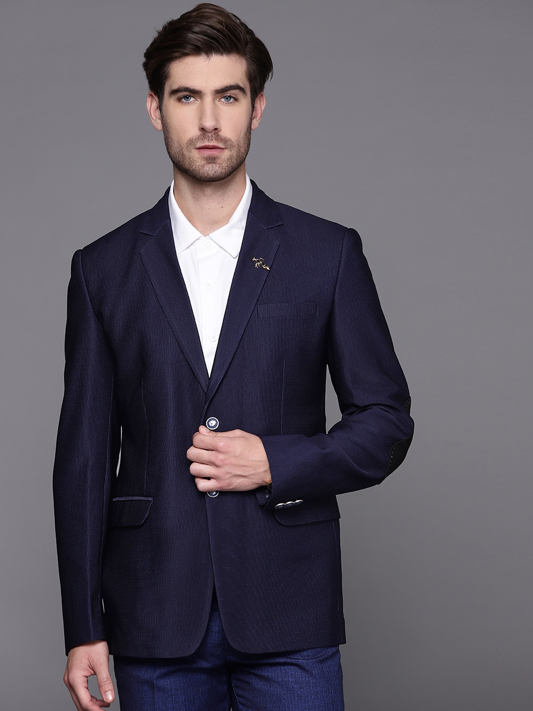

Manu Men Navy Blue Textured Regular Fit Single-Breasted Blazer