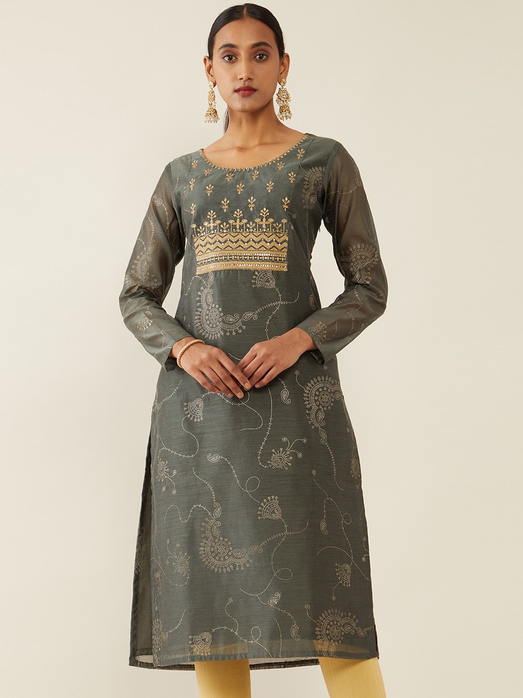 

Soch Women Grey & Gold-Toned Floral Embroidered Thread Work Chanderi Silk Kurta