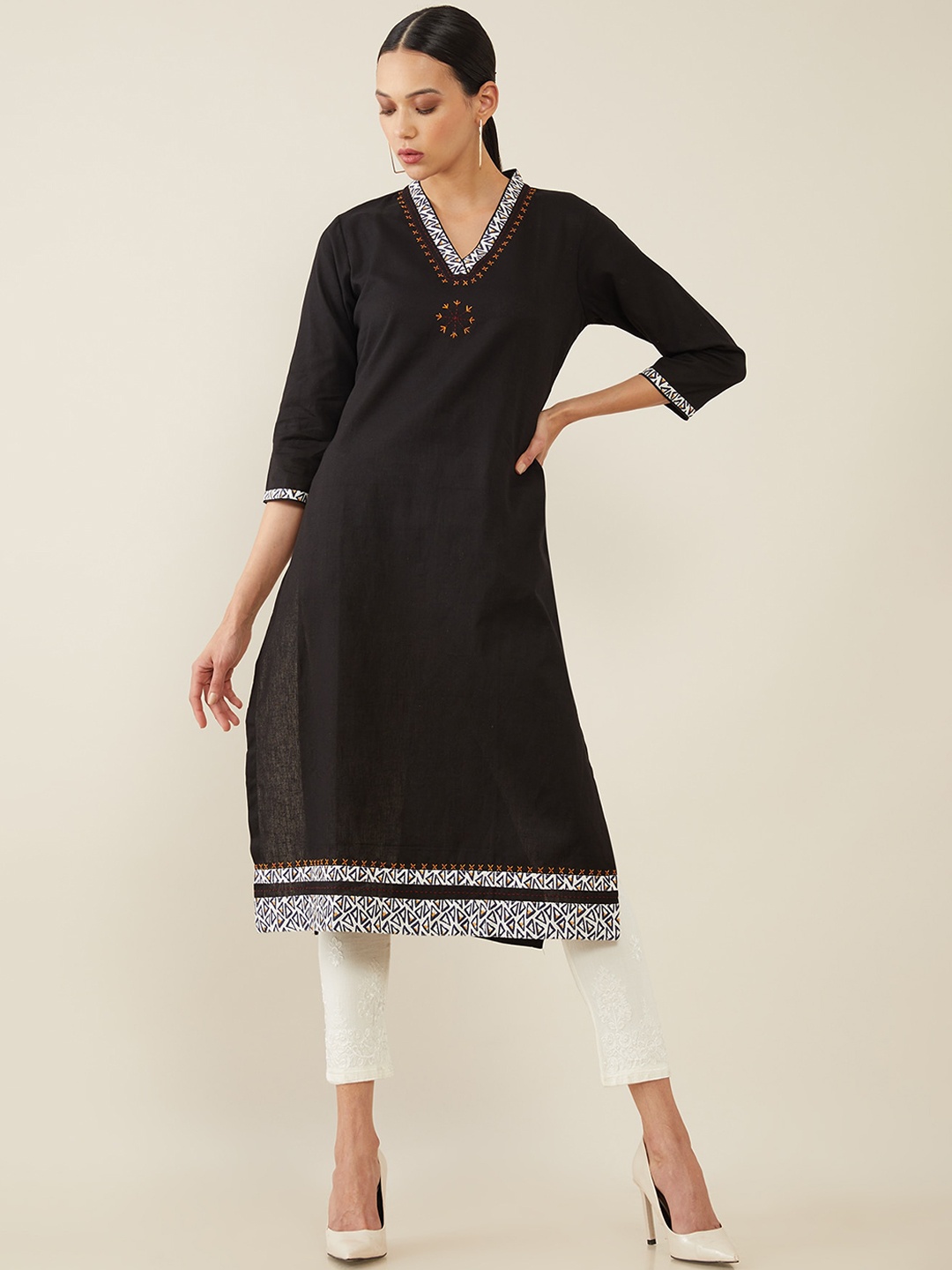 

Soch Women Black Solid Kurta
