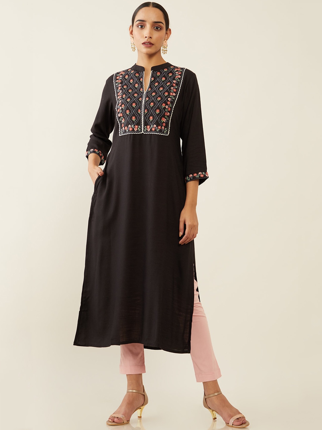 

Soch Women Black & Red Geometric Yoke Design Kurta