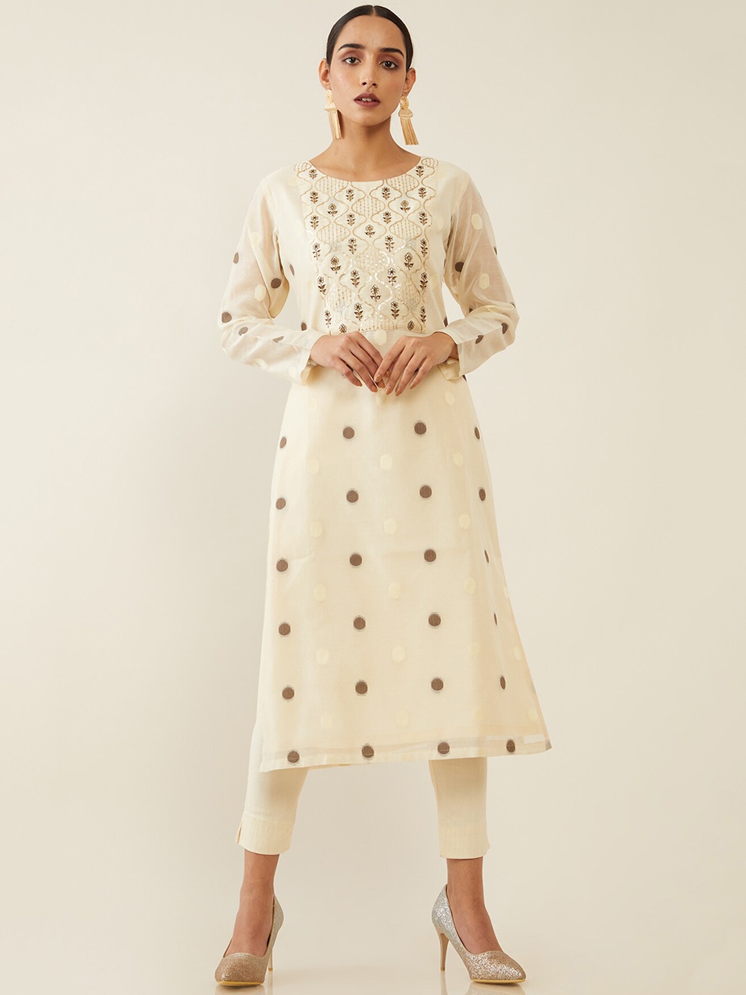 

Soch Women Cream-Coloured Yoke Embroidered Chanderi Silk Kurta
