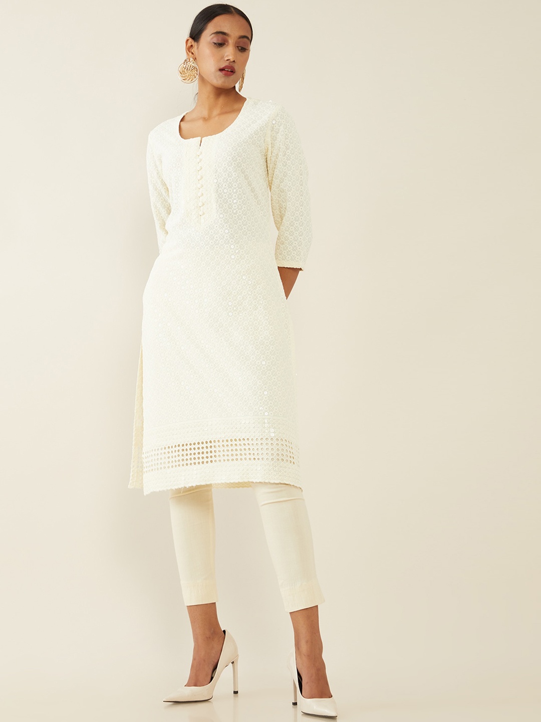 

Soch Women Cream-Coloured Geometric Embroidered Chikankari Kurta
