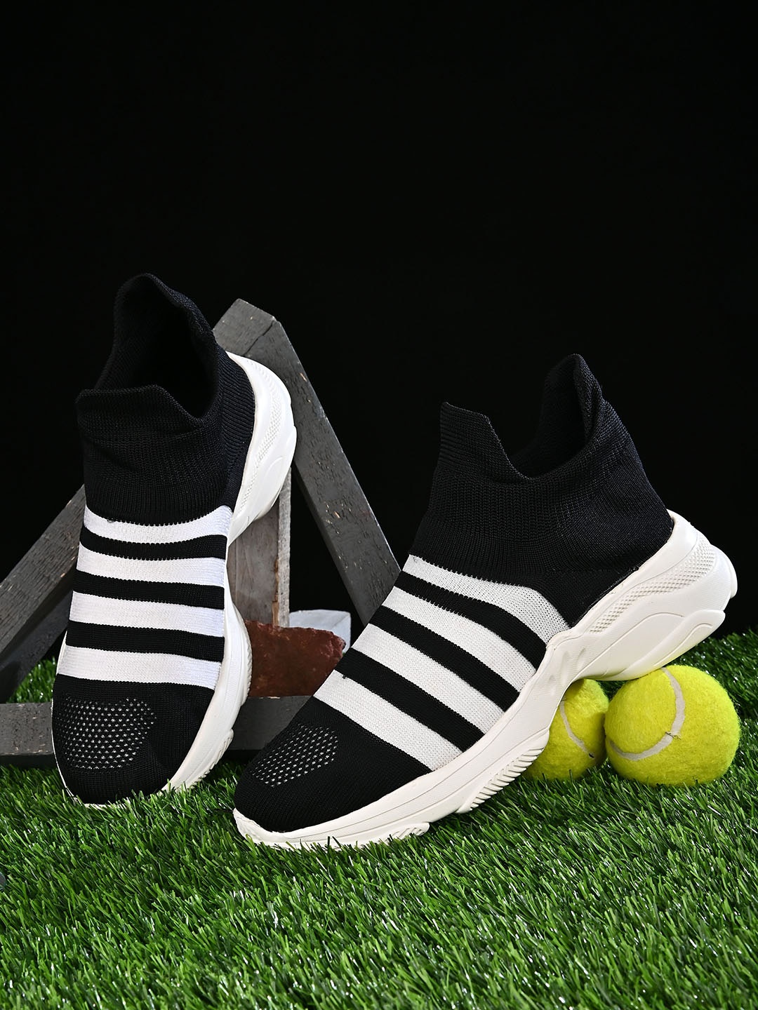 

Fentacia Men Black Woven Design Slip-On Sneakers