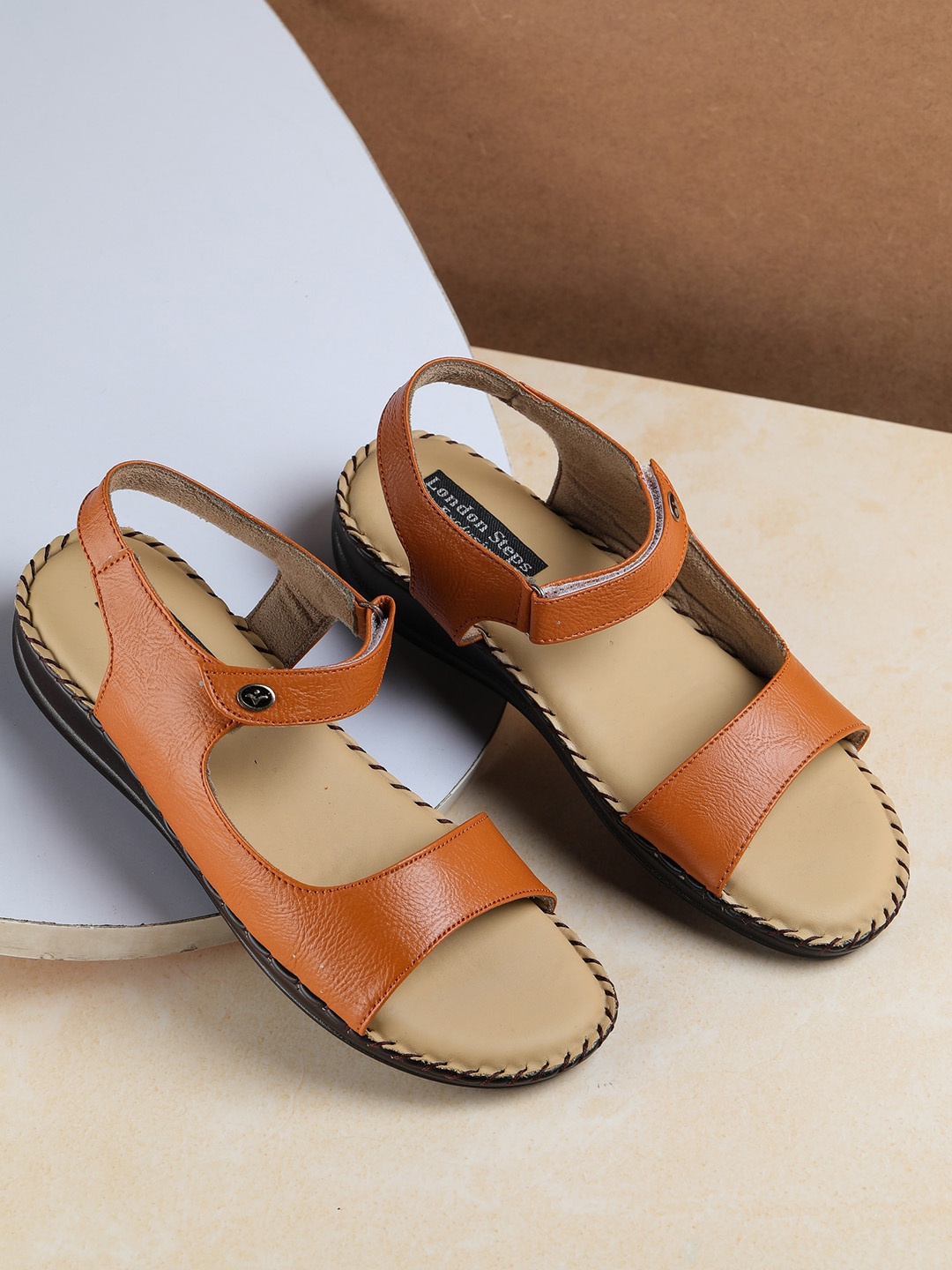 

LONDON STEPS Beige Block Sandals