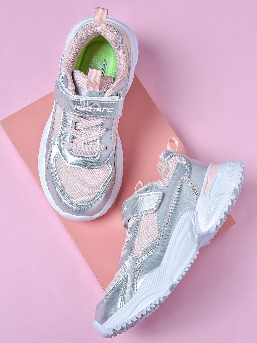 

Red Tape Kids Silver-Toned & Peach-Coloured Colourblocked Sports Shoes
