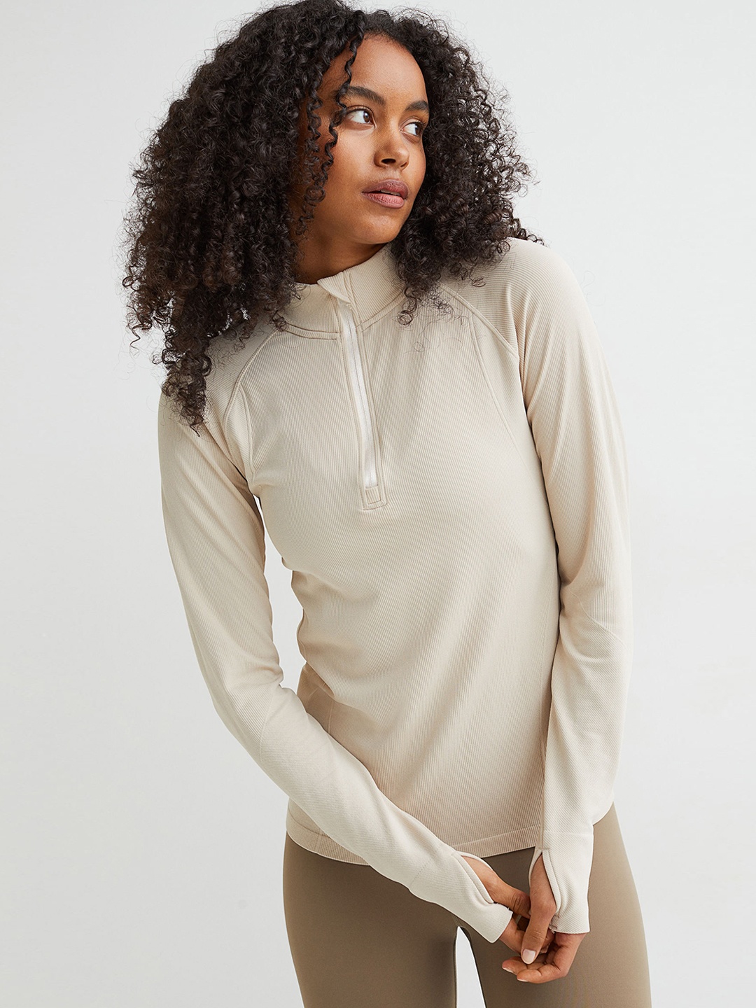 

H&M Women Beige Ribbed Seamless Sports Top