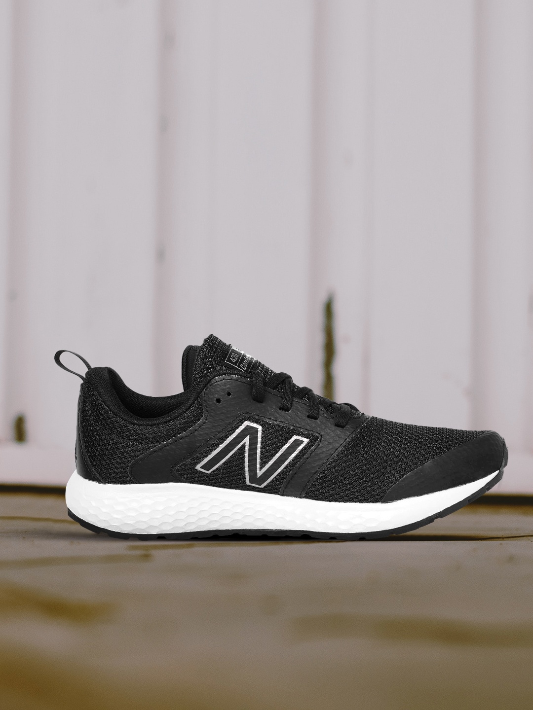 

New Balance Men Black & White Woven Design Running Shoes