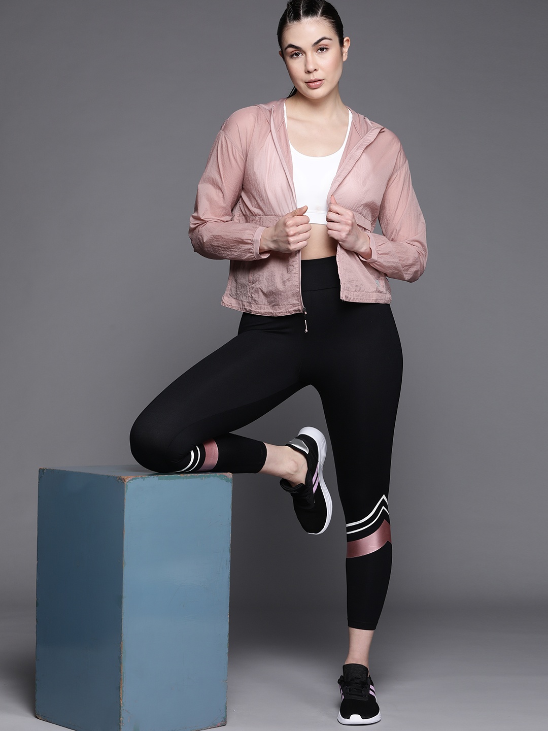 

New Balance Women Pink Sporty Running Jacket