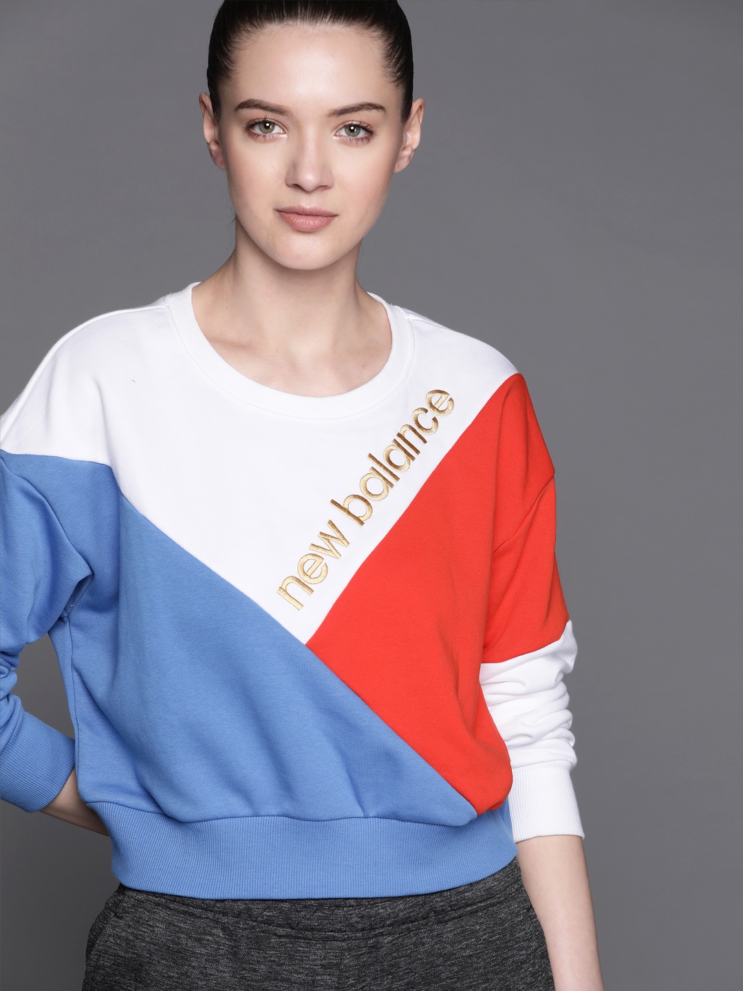 

New Balance Women White & Blue Pure Cotton Brand Logo Embroidered Colourblocked Sweatshirt