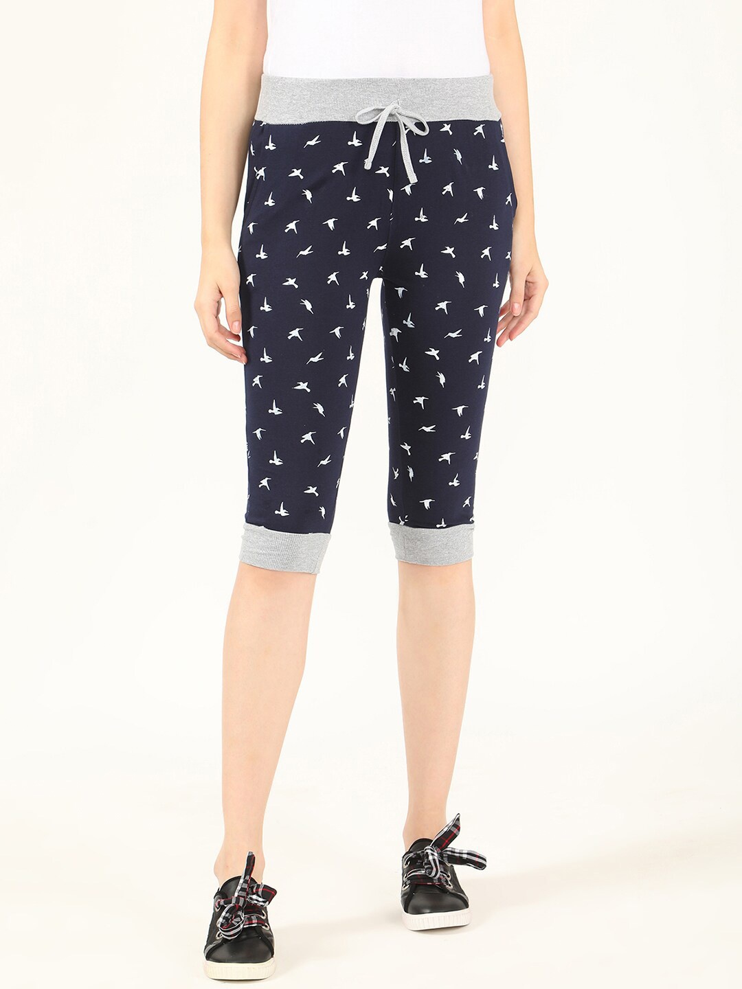 

V2 Value & Variety Women Navy Blue & White Printed Capris