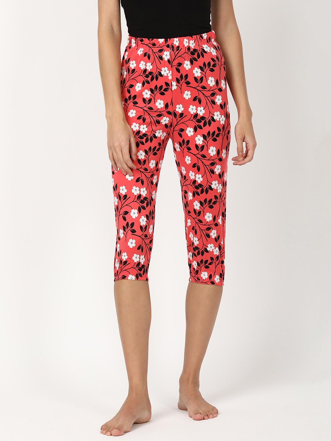 

V2 Value & Variety Women Red & Black Printed Capris