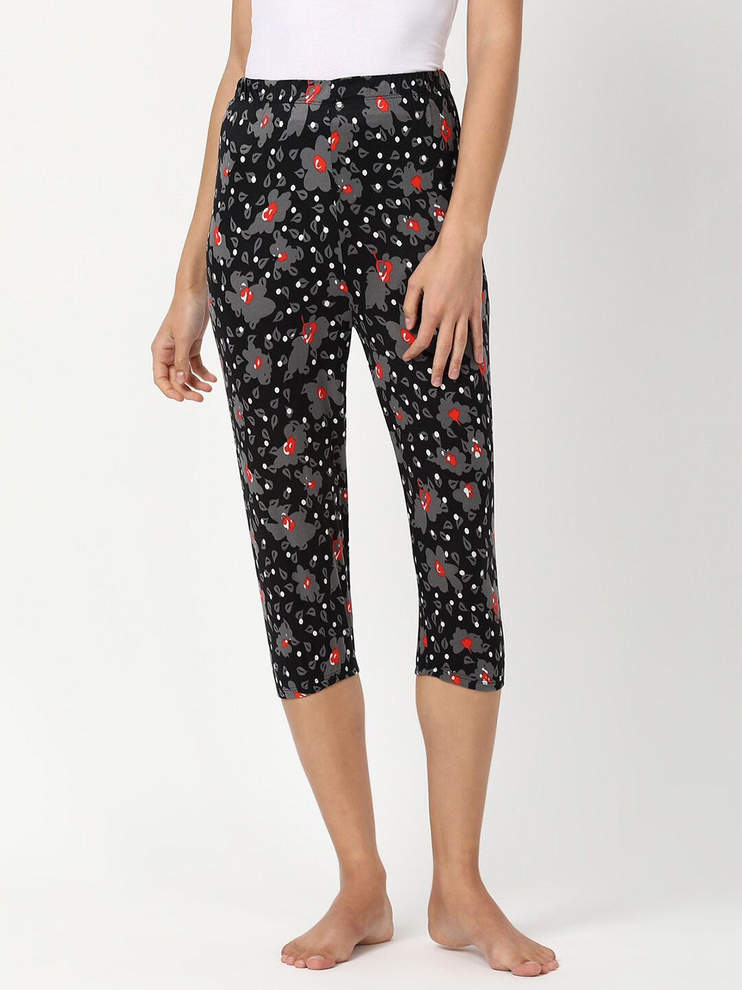 

V2 Value & Variety Women Black & Grey Printed Capris