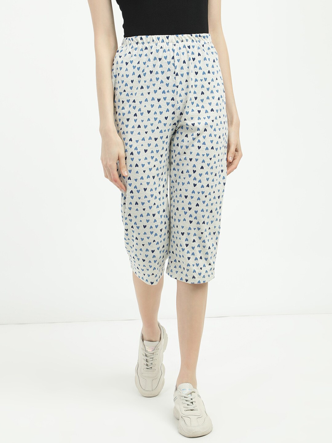 

V2 Value & Variety Women Off White & Blue Printed Capris