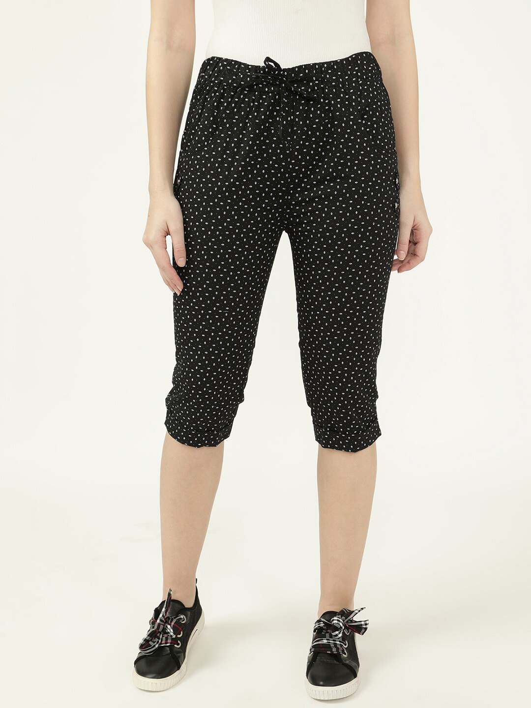 

V2 Value & Variety Women Black & White Printed Cotton Capris