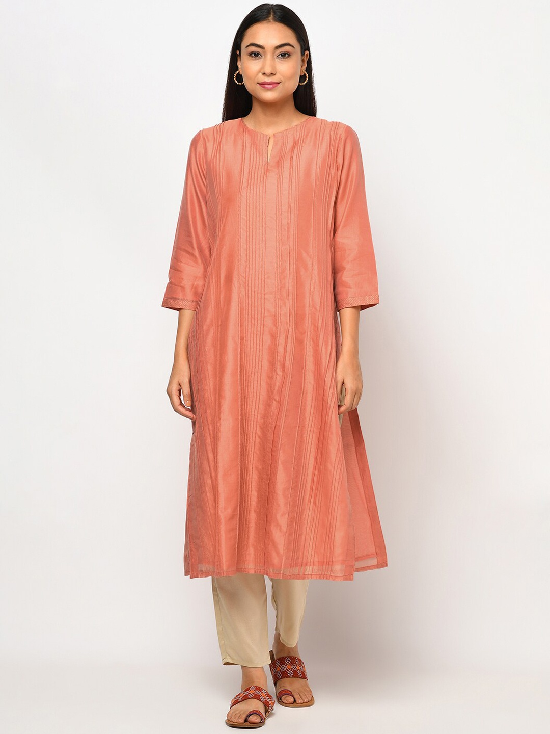 

Fabindia Women Peach-Coloured Keyhole Neck Kurta