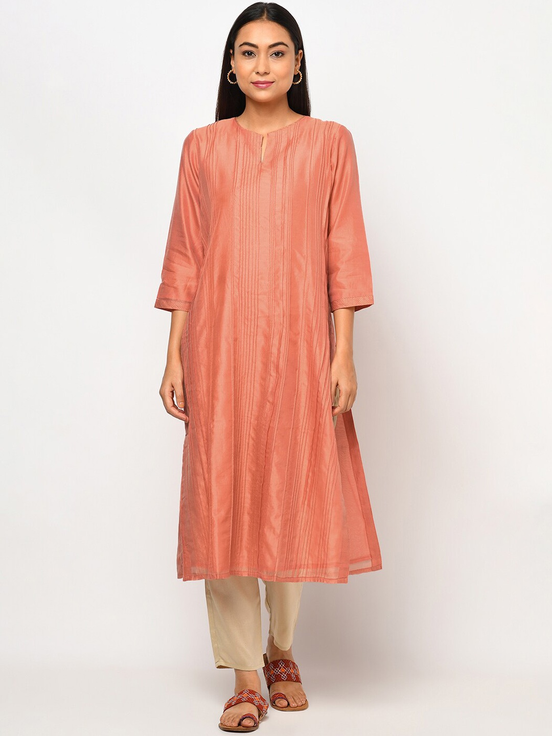 

Fabindia Women Peach-Coloured Keyhole Neck Kurta