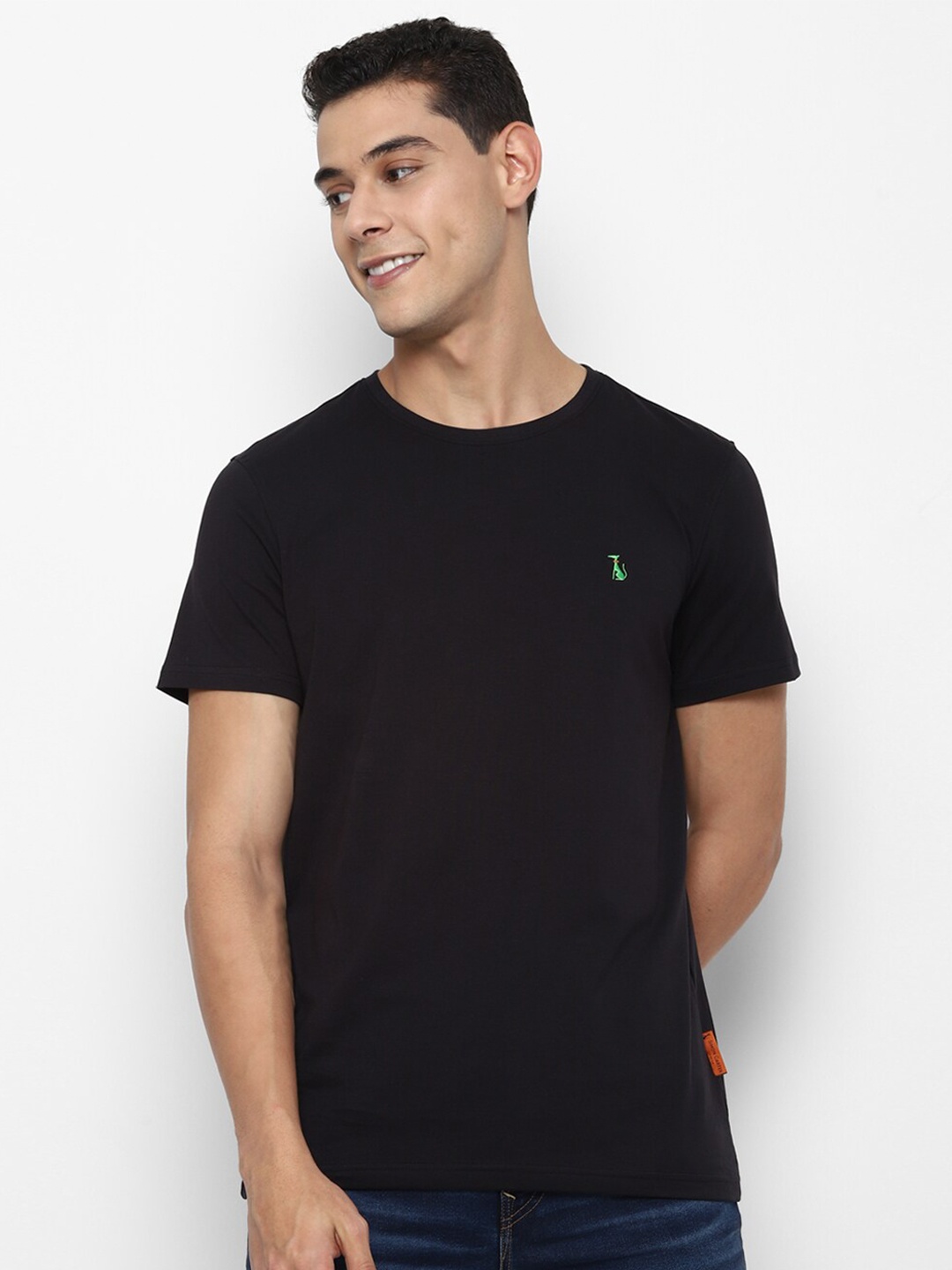 

SIMON CARTER LONDON Men Black Slim Fit T-shirt