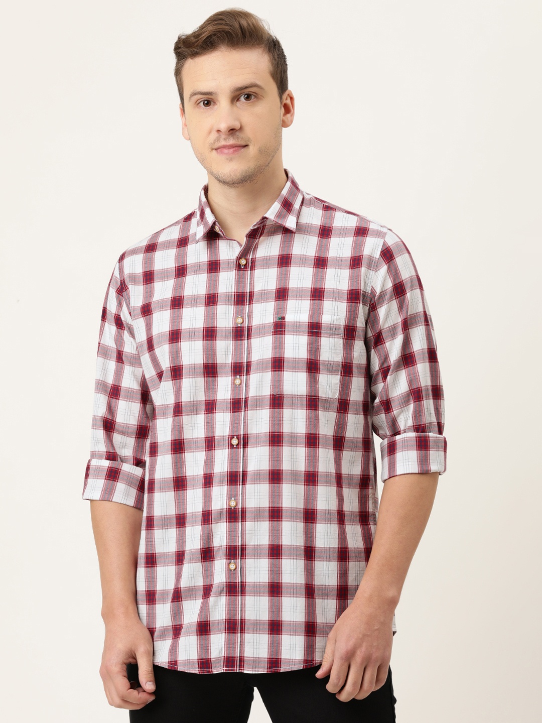 

Peter England Casuals Men White & Red Slim Fit Opaque Checked Casual Shirt