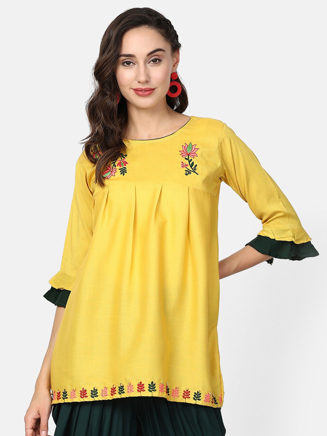 

V2 Value & Variety Mustard Yellow & Black Empire Top