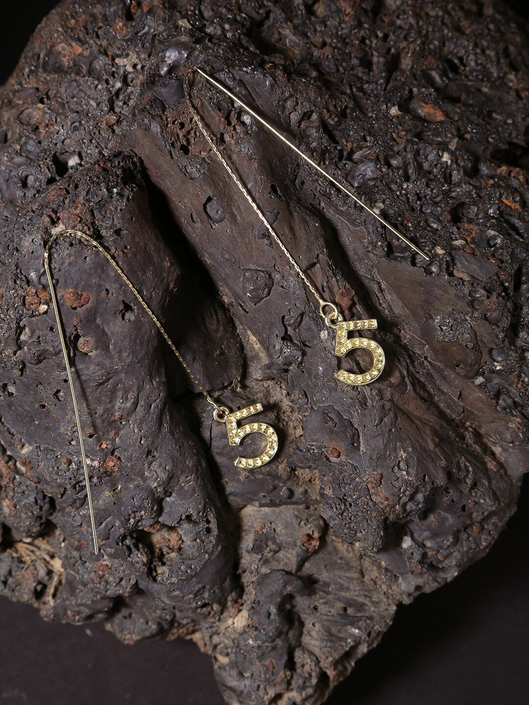 

DIVA WALK Gold-Toned Contemporary Drop Earrings