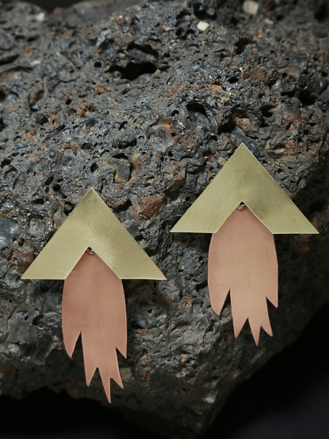 

DIVA WALK Gold-Toned & Beige Geometric Drop Earrings