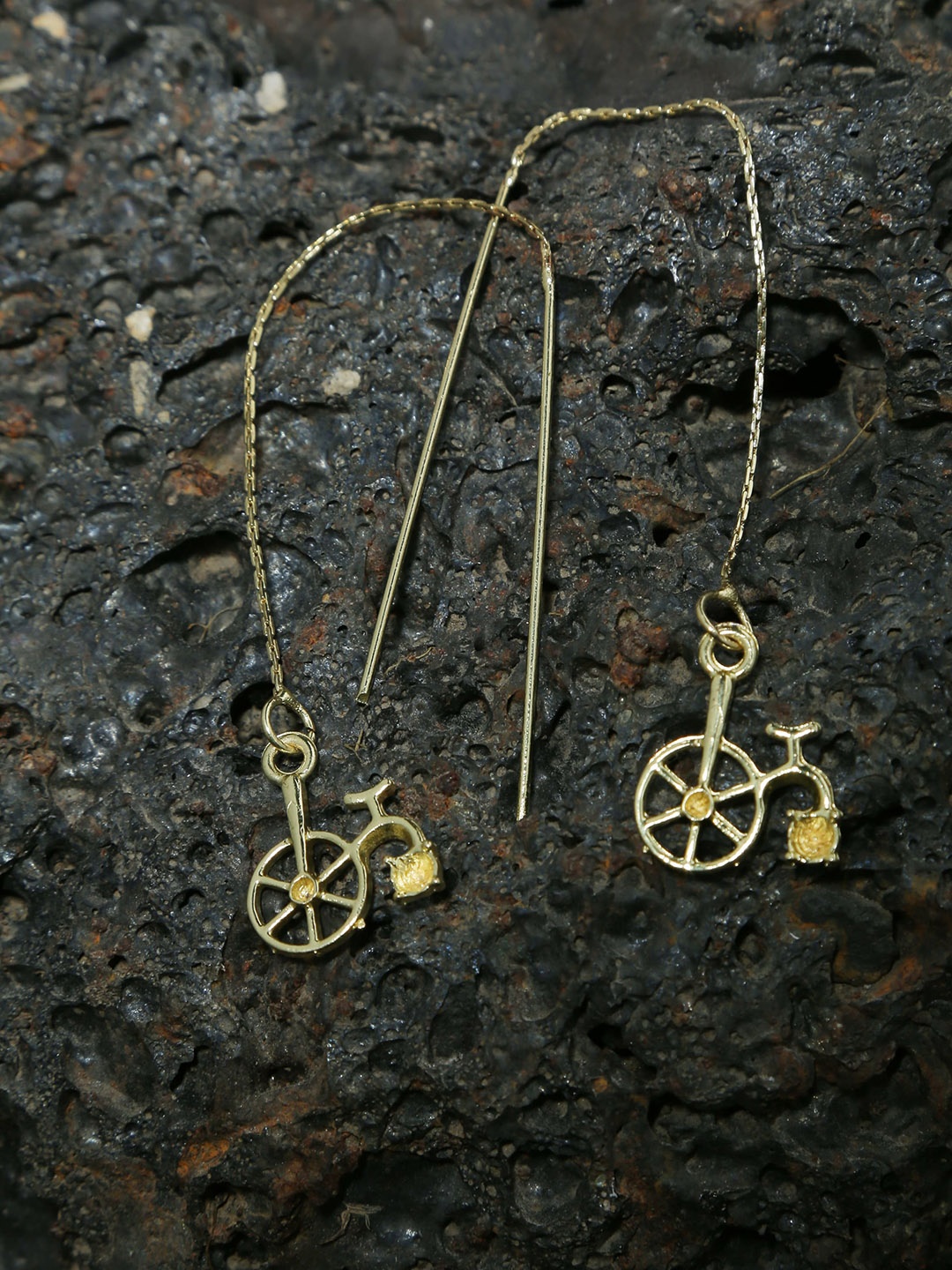 

DIVA WALK Gold-Toned Contemporary Drop Earrings